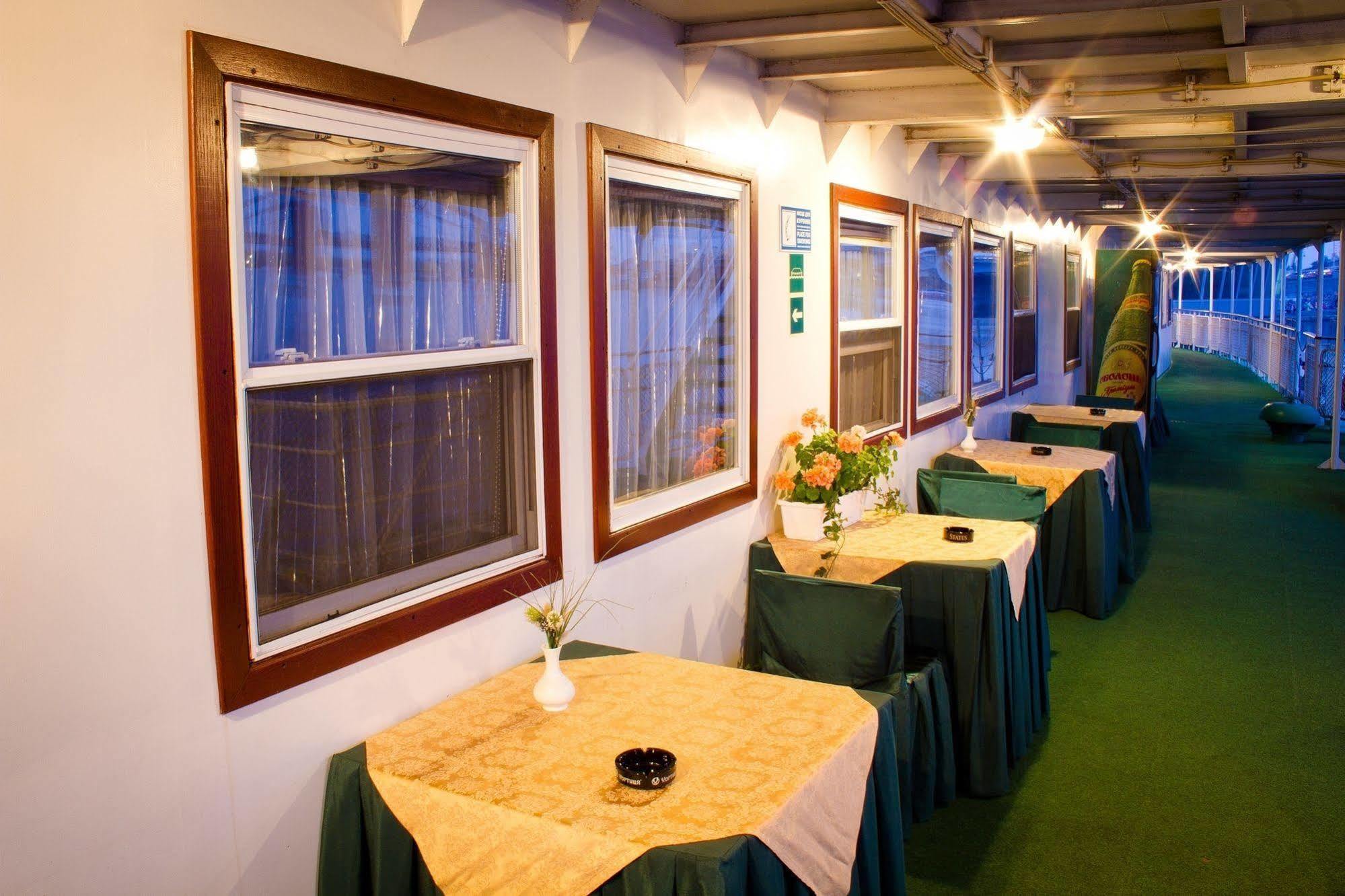波格丹·赫梅利尼茨基酒店 基輔 外观 照片